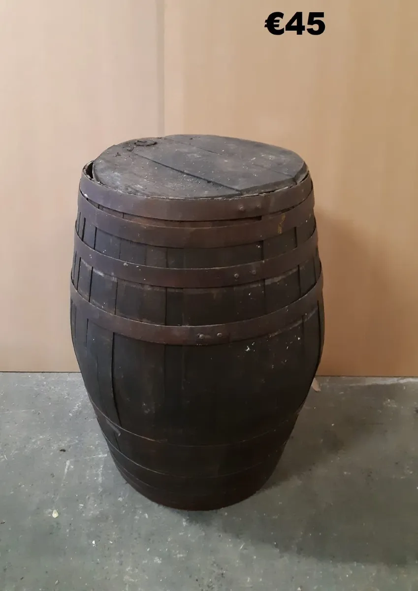 Bottle Skips, Storage Containers & barrels - Image 1