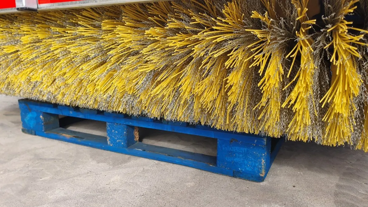 NC Rear Tractor Mounted Sweeper Brush & Bucket - Image 4