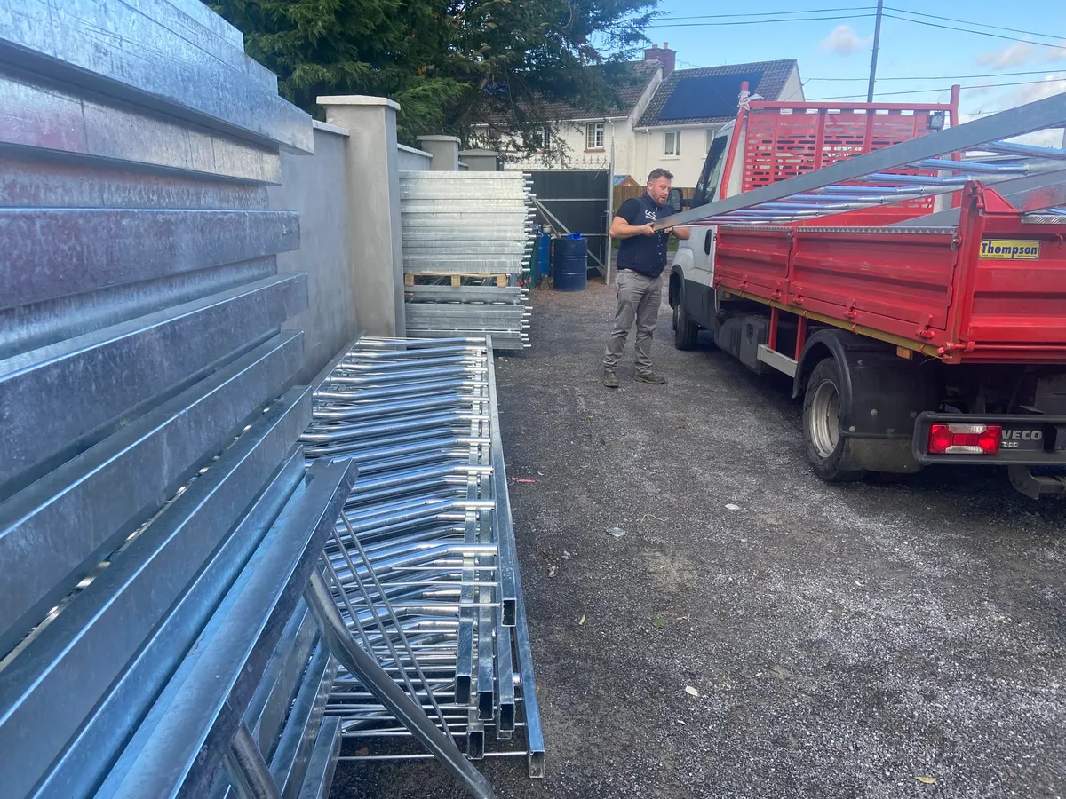 Extendable, gates and barriers huge sale now on - Image 3