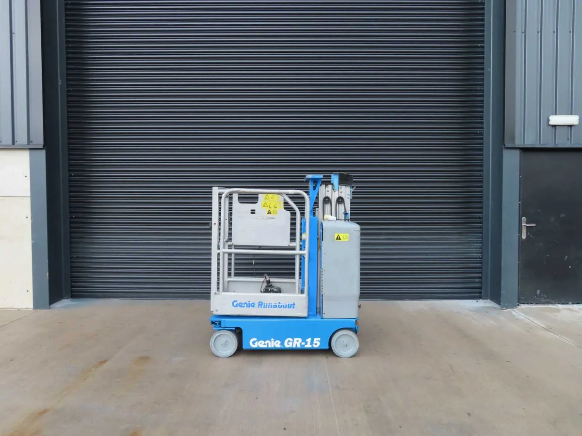 Genie GR15 Mast Lift Access Platform SN2327 - Image 4