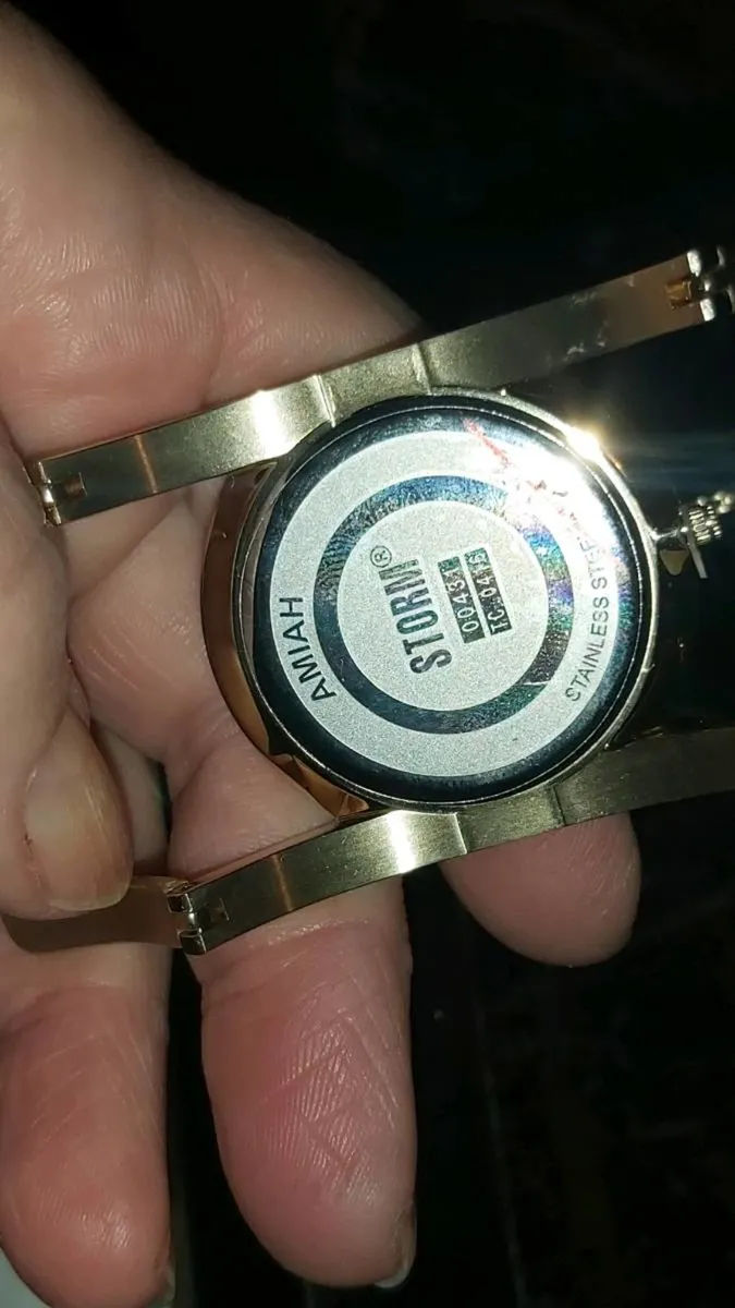 Brand new STORM AMIAH GOLD Watch - Image 3