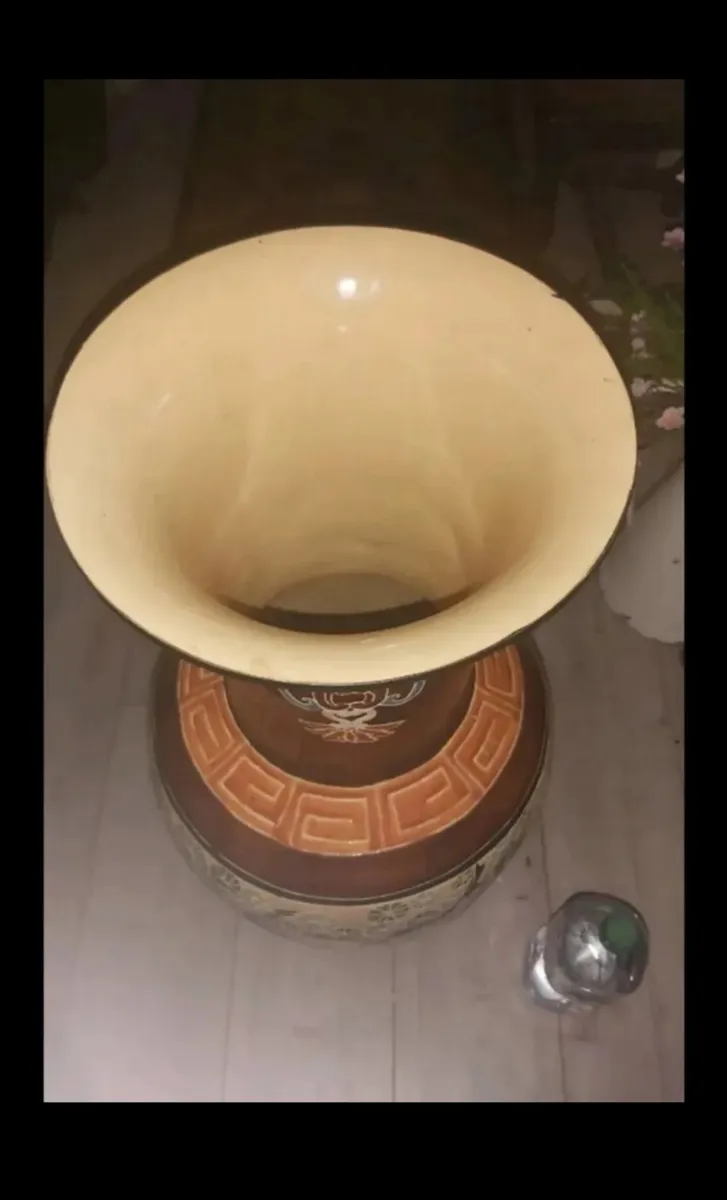 Spectacular Life - size floor vase - Image 3