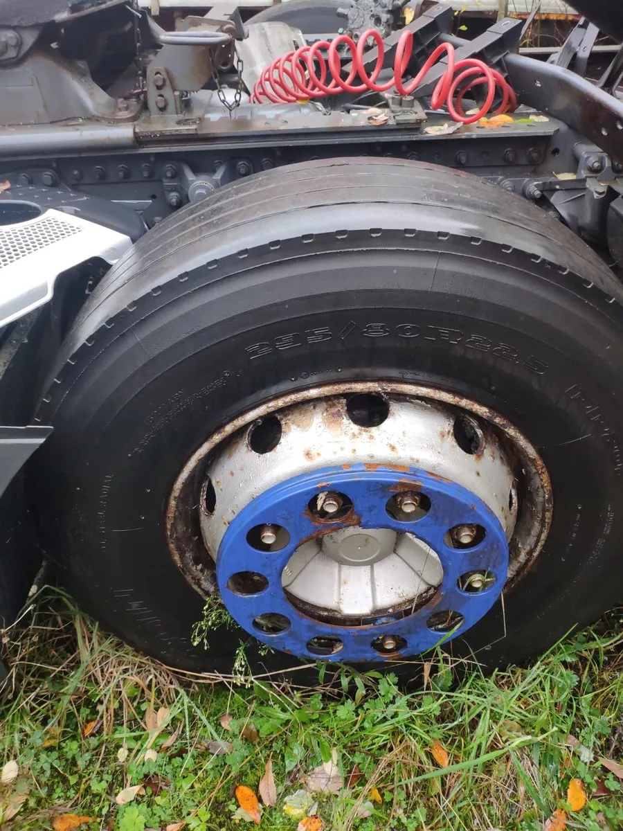 Lifting axles for sale - Image 1