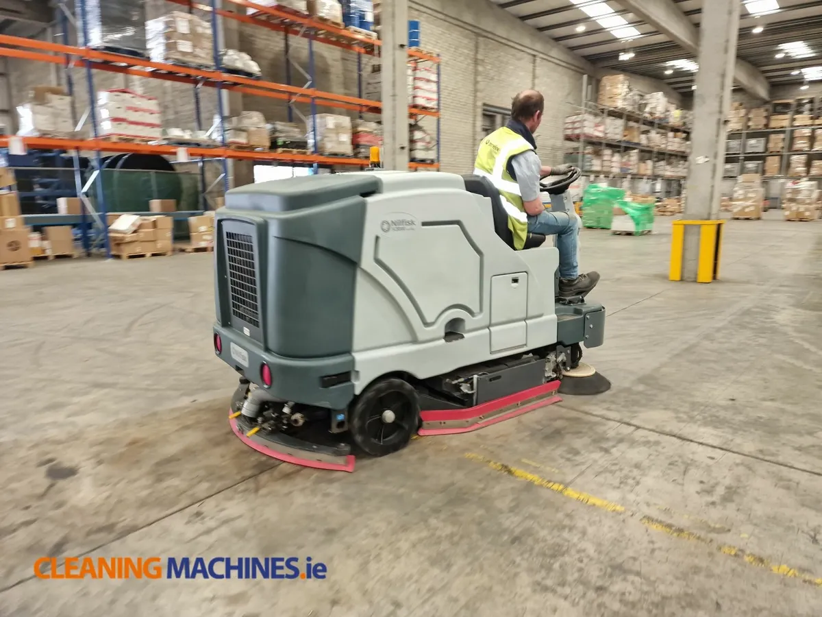 Nilfisk SC8000 Warehouse floor cleaning machine - Image 1