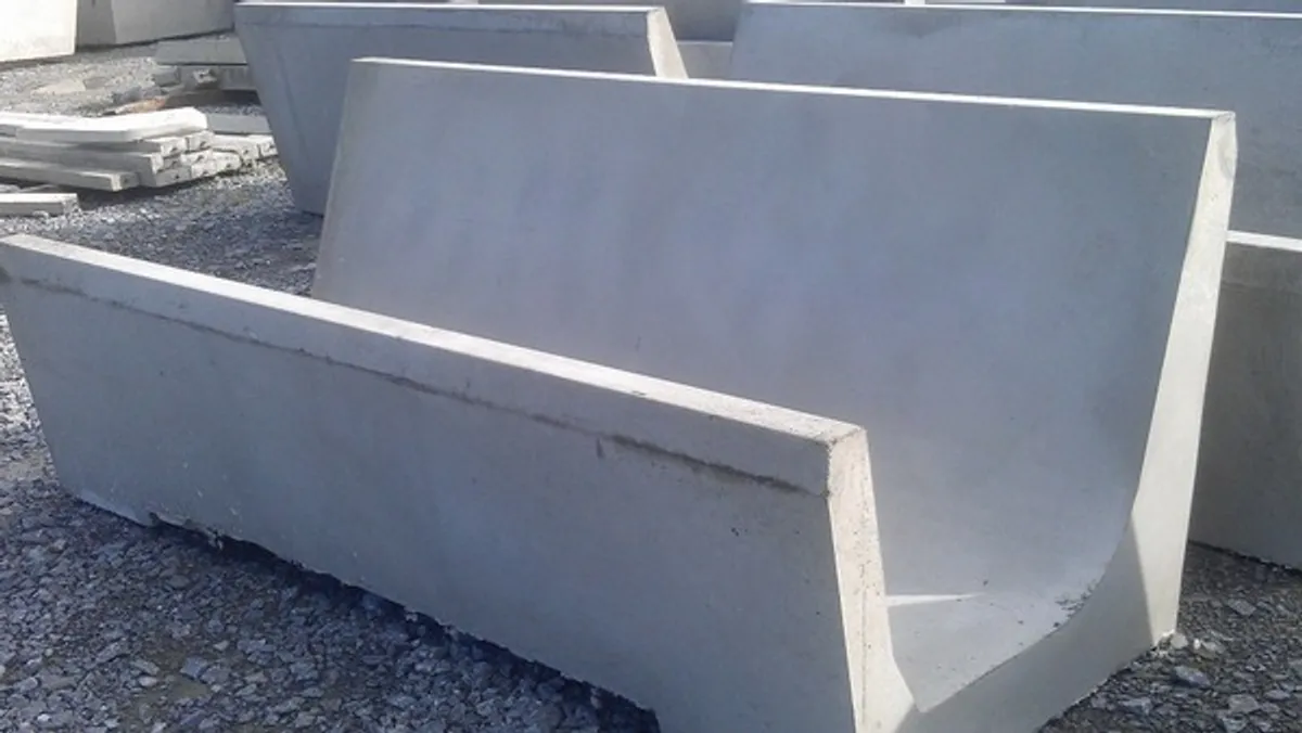 J Shape Feed Trough Barrier Feeder - Image 3