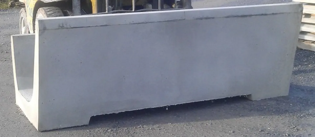 J Shape Feed Trough Barrier Feeder - Image 4