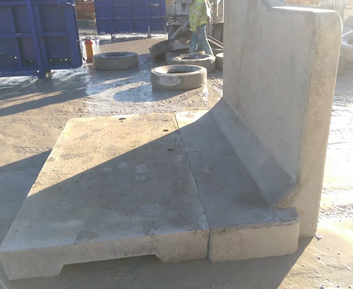 Cubicle Base  End Wall - Image 3