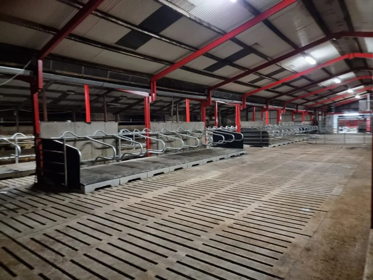 Cubicle Bed / Base -  6ft 6 In to 8ft - Image 1