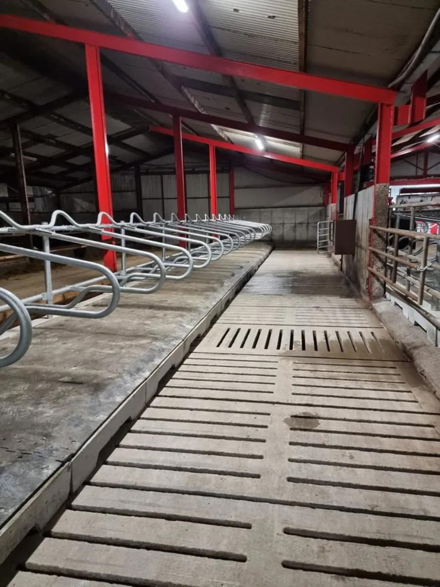 Cubicle Bed / Base -  6ft 6 In to 8ft - Image 3