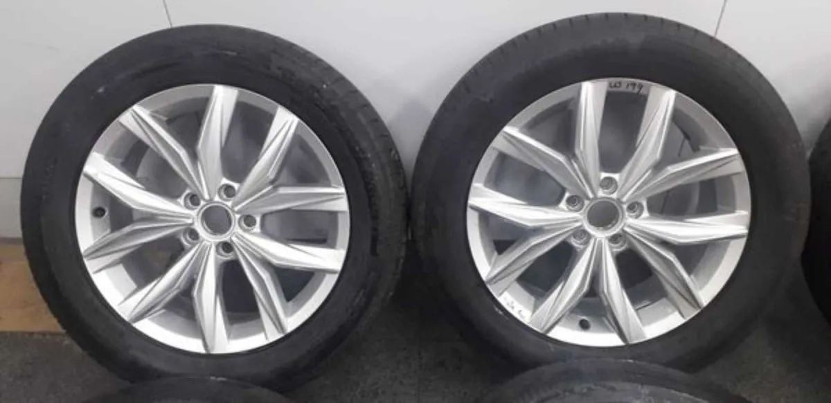 Volkswagen Tiguan Original 18 inch Alloy Wheels - Image 3