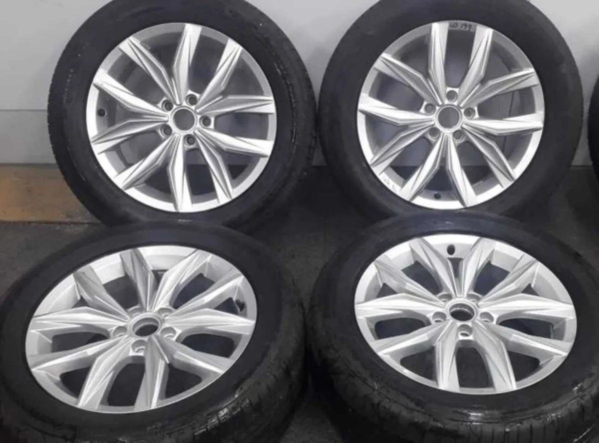 Volkswagen Tiguan Original 18 inch Alloy Wheels - Image 4