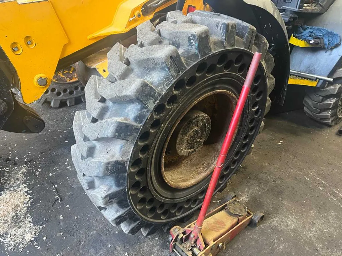 Jcb teleporter waste wheels - Image 3