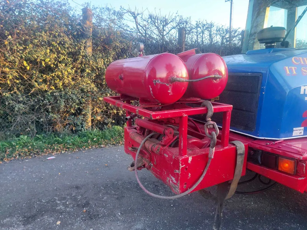 Matbro 250/110, winch and compressor - Image 3