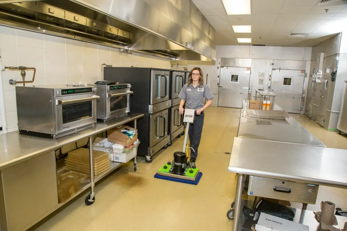 Tomcat ISO Oscillating  scrubber - Image 1