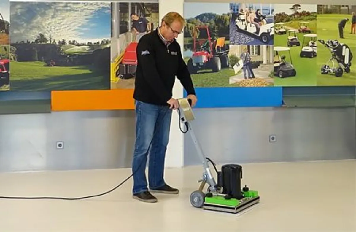 Tomcat ISO Oscillating  scrubber - Image 3