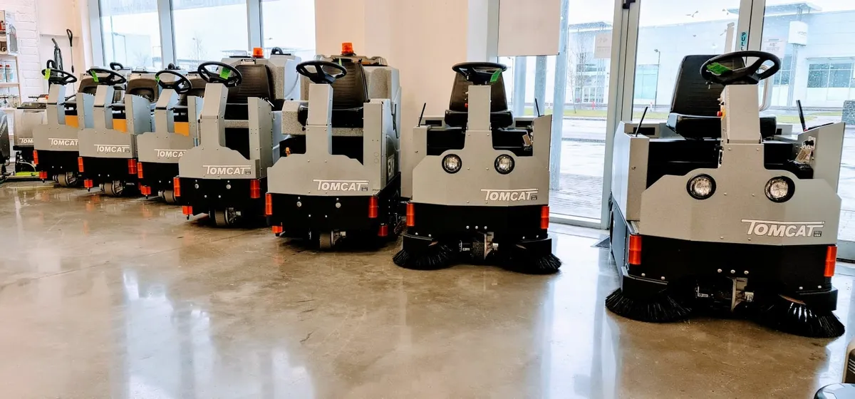 Tomcat scrubber dryers made in USA - Image 1