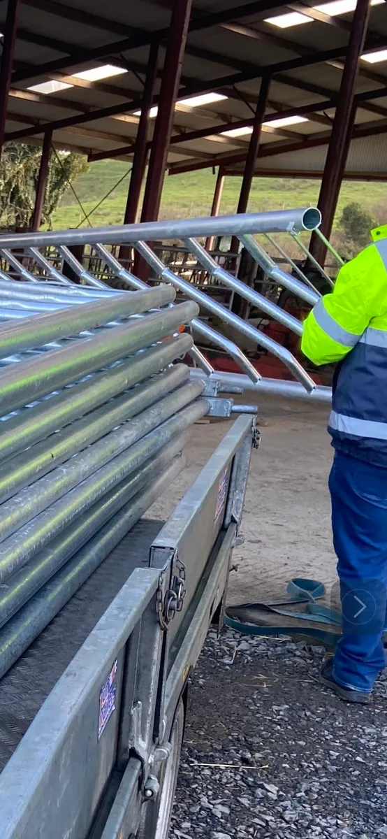 Extendable gates and barriers - Image 3