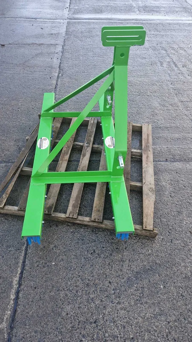 Martyns Artificial  Brush for 3 Point Linkage - Image 4