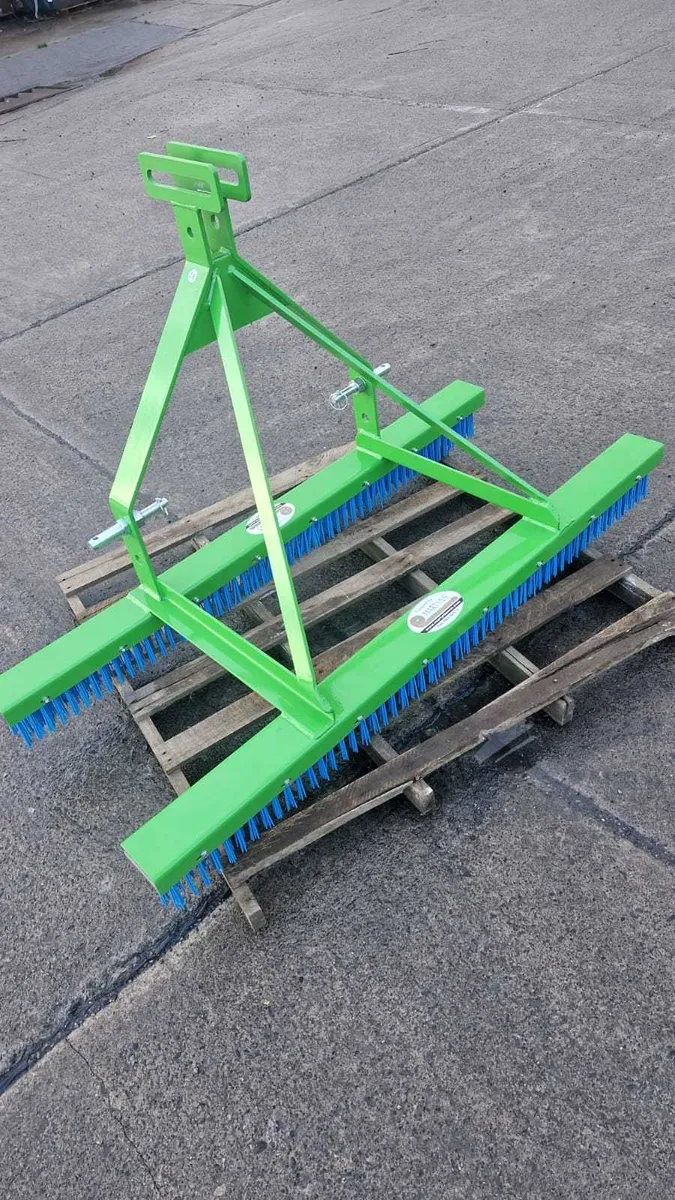 Martyns Artificial  Brush for 3 Point Linkage - Image 1