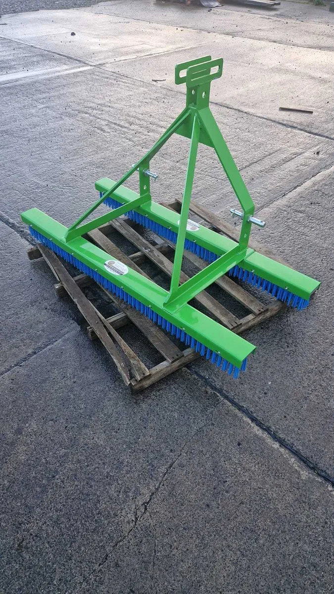 Martyns Artificial  Brush for 3 Point Linkage - Image 3