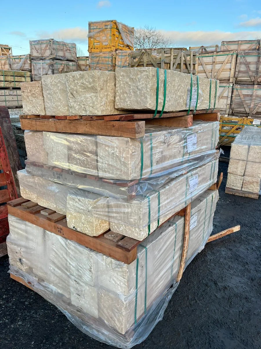 Sandstone Heads/ Lintels - Image 4