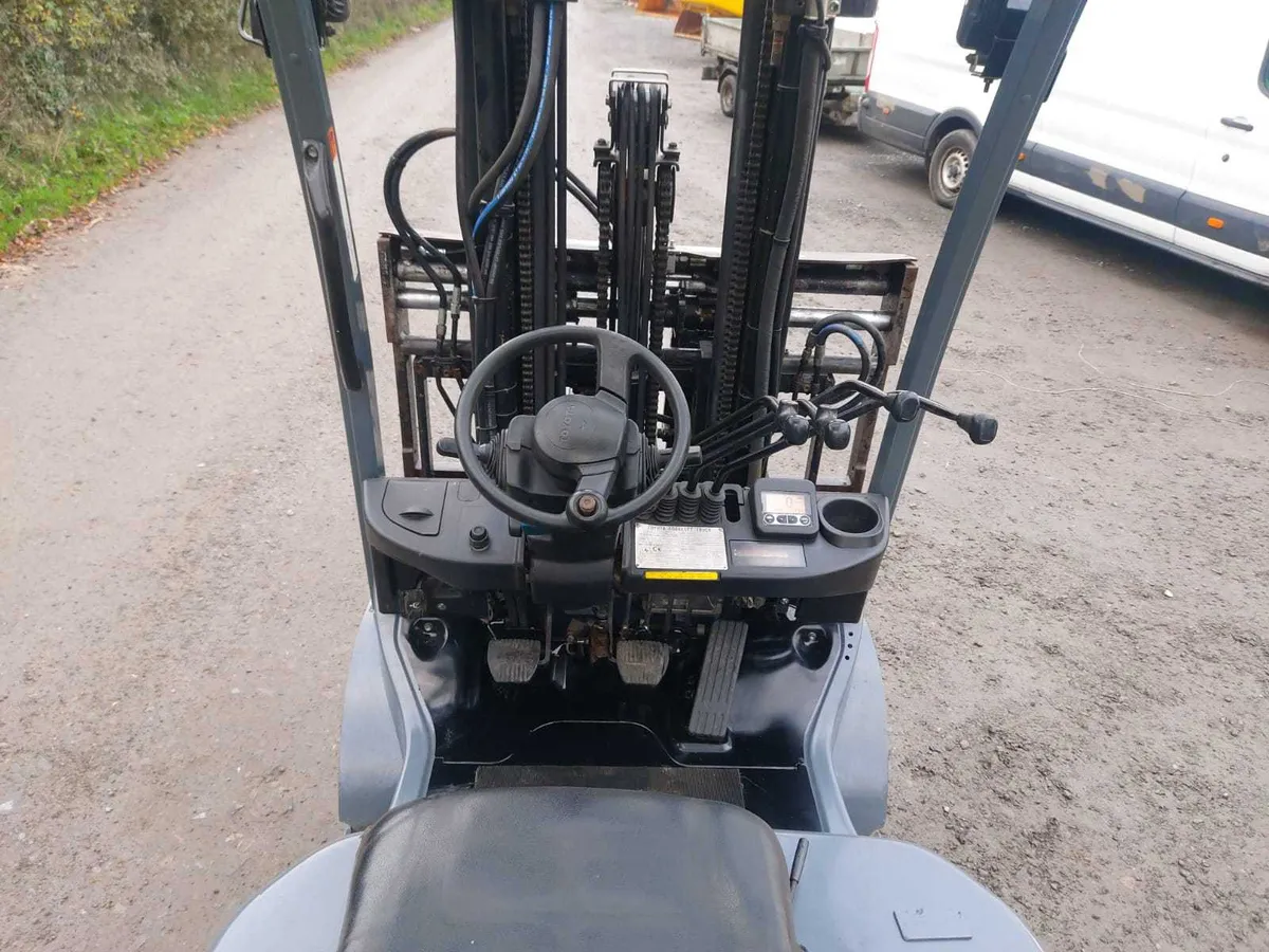 Toyota forklift - Image 2