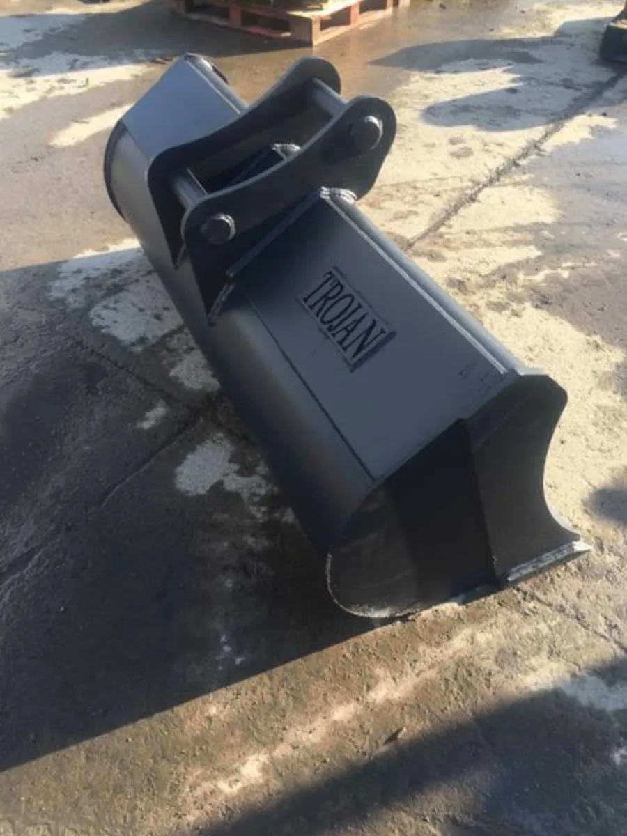 Trojan 13 and 20 ton Grading and Ditching buckets - Image 2