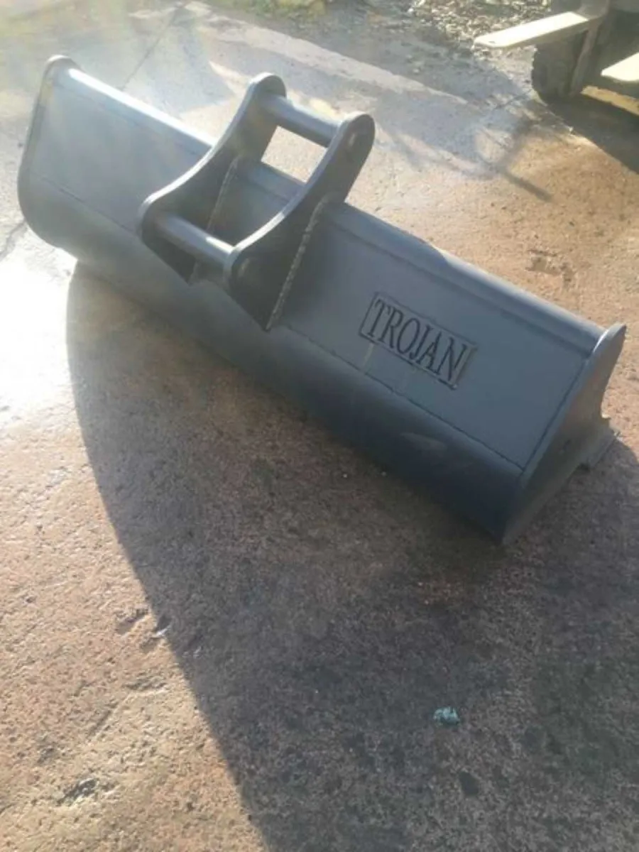 Trojan 13 and 20 ton Grading and Ditching buckets - Image 4