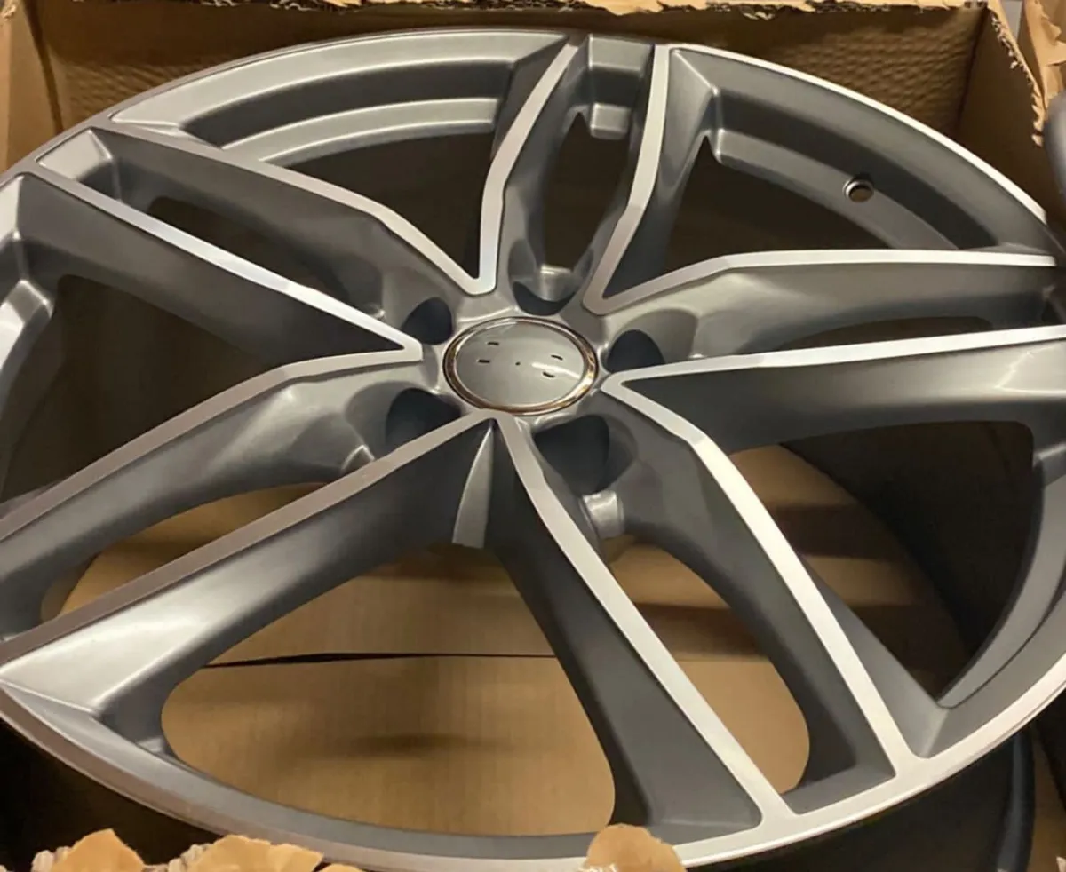 ** fk alloy 22**  19” RS6 c new with tyres 5x112