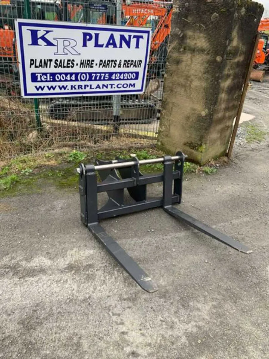 Trojan 13 Ton floating pallet forks. - Image 1