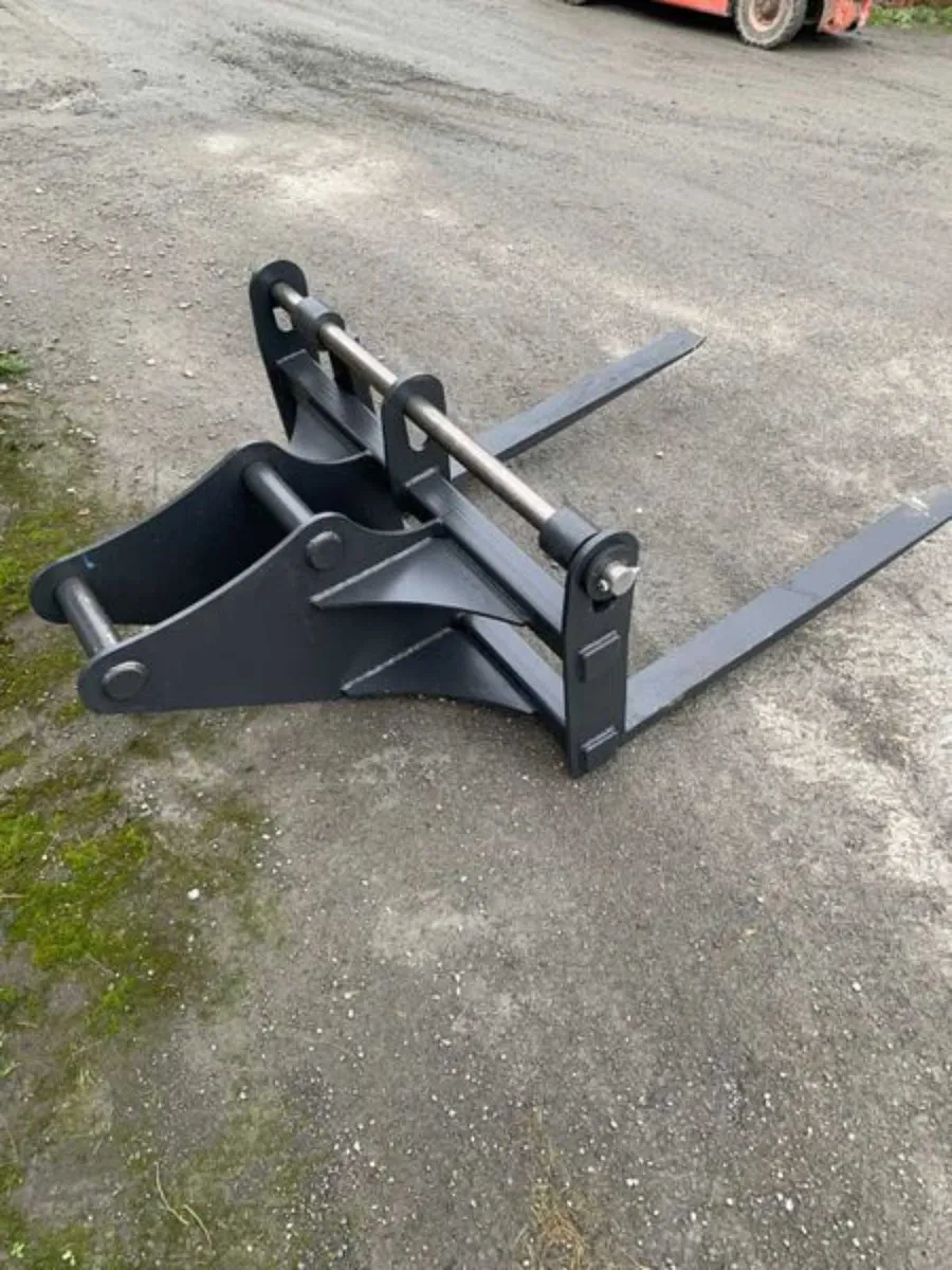 Trojan 13 Ton floating pallet forks. - Image 2