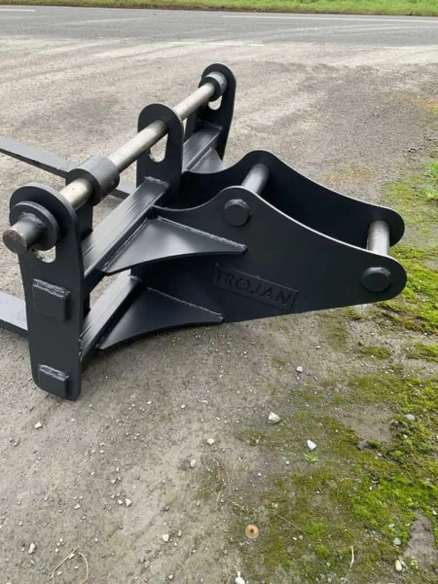 Trojan 13 Ton floating pallet forks. - Image 3
