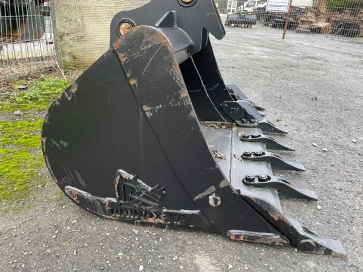 NEW Rhinox 5 ton digging buckets - Image 2