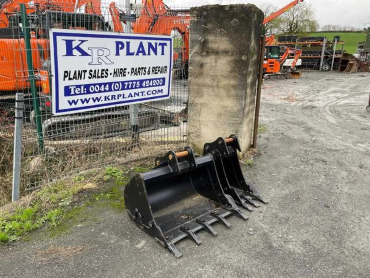 NEW Rhinox 5 ton digging buckets - Image 4