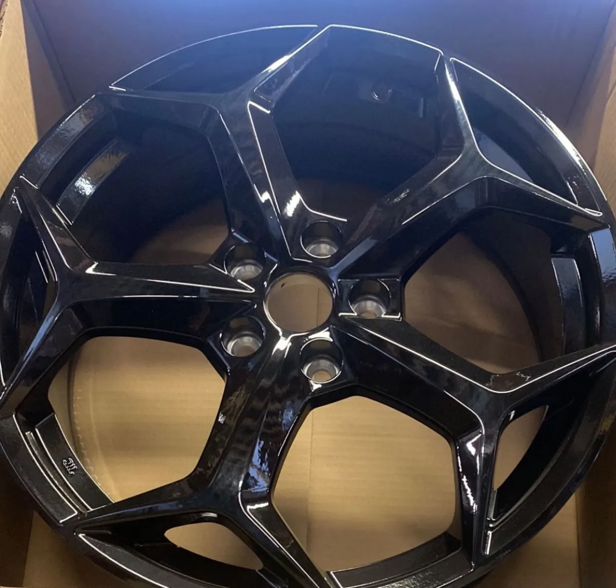 ** fk sale 22 ** 18” st black gloss 5x108 Ford