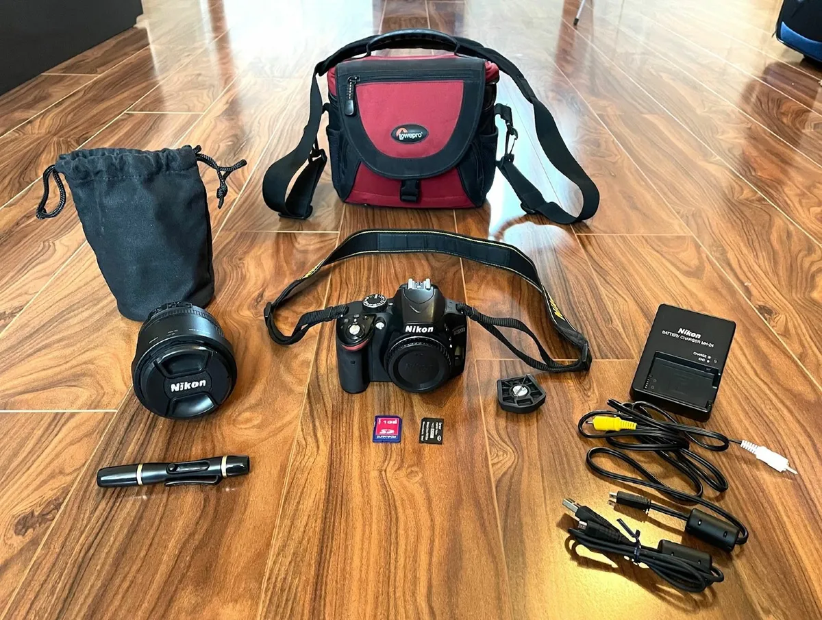Nikon D3200+Lens+Charger+Case+Manfrotto Tripod+ - Image 1
