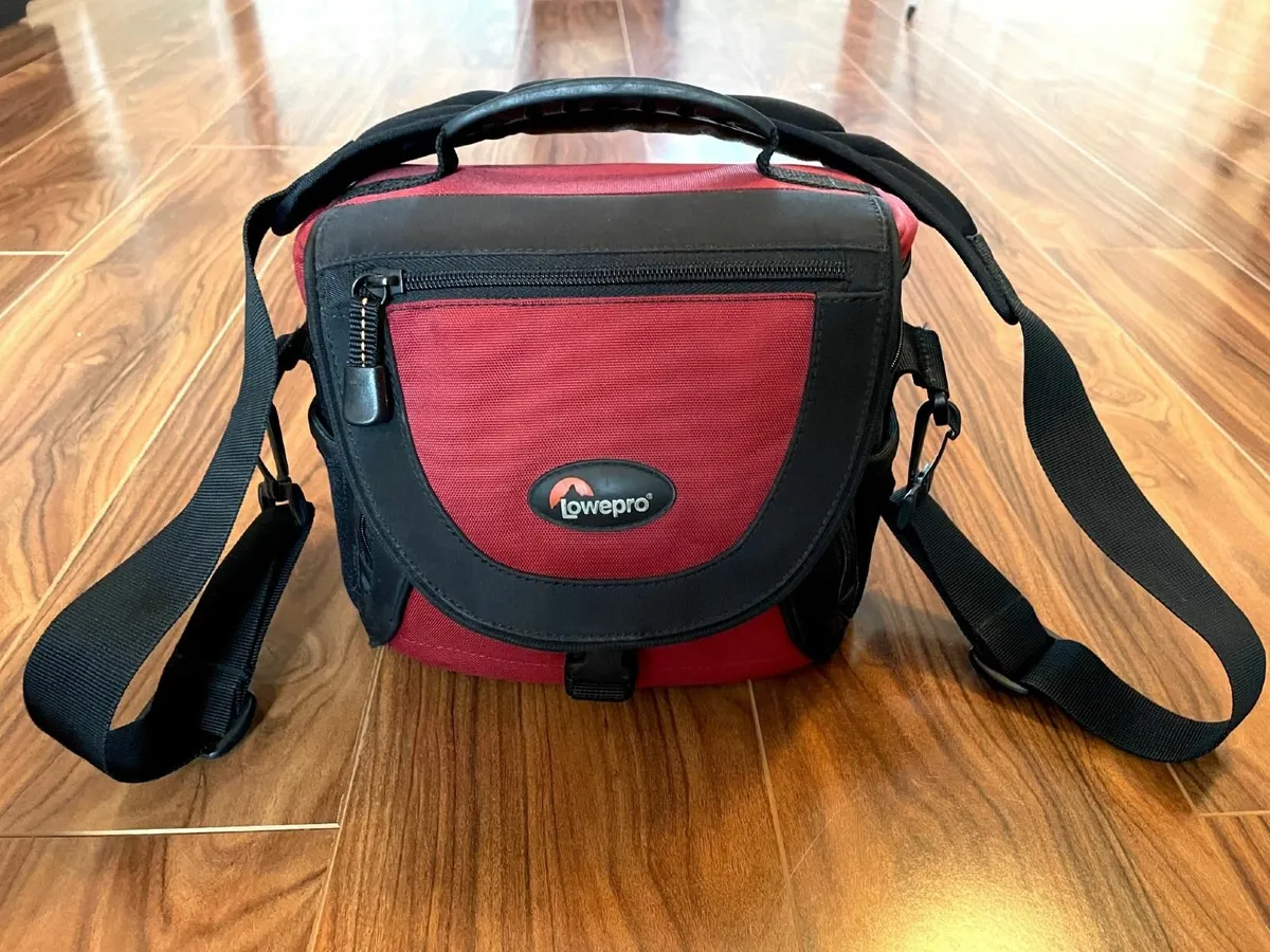 Nikon D3200+Lens+Charger+Case+Manfrotto Tripod+ - Image 2