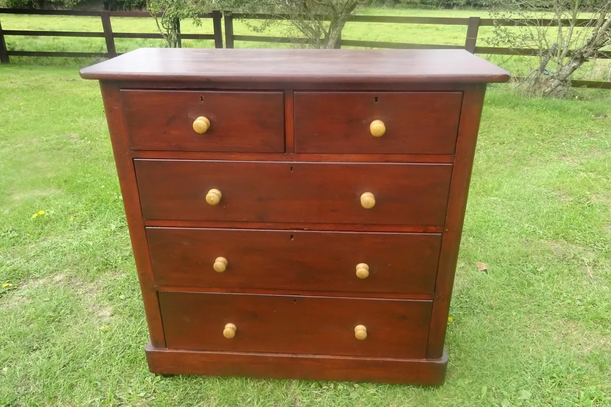 Old good quality refurbished chest of drawers. - Image 1