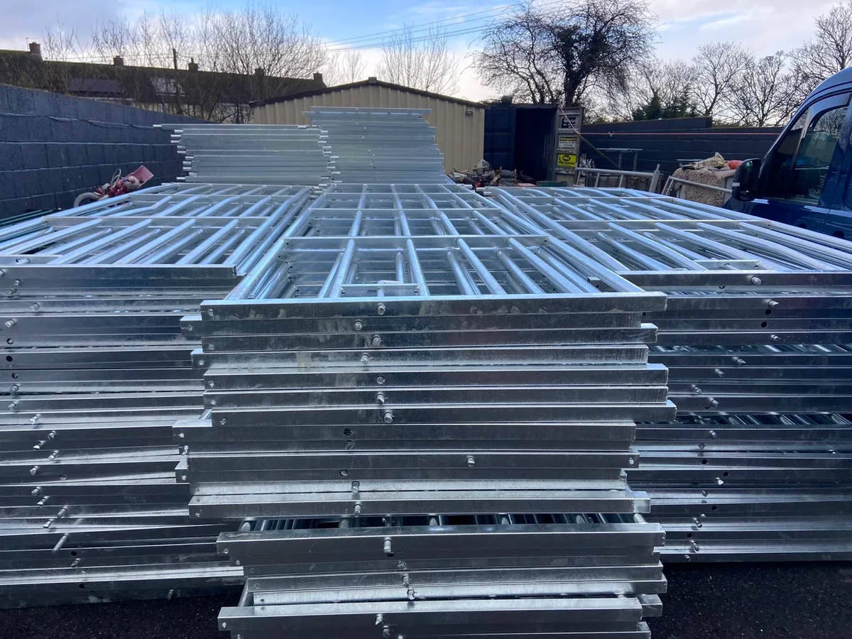 Extendable gates and barriers - Image 3