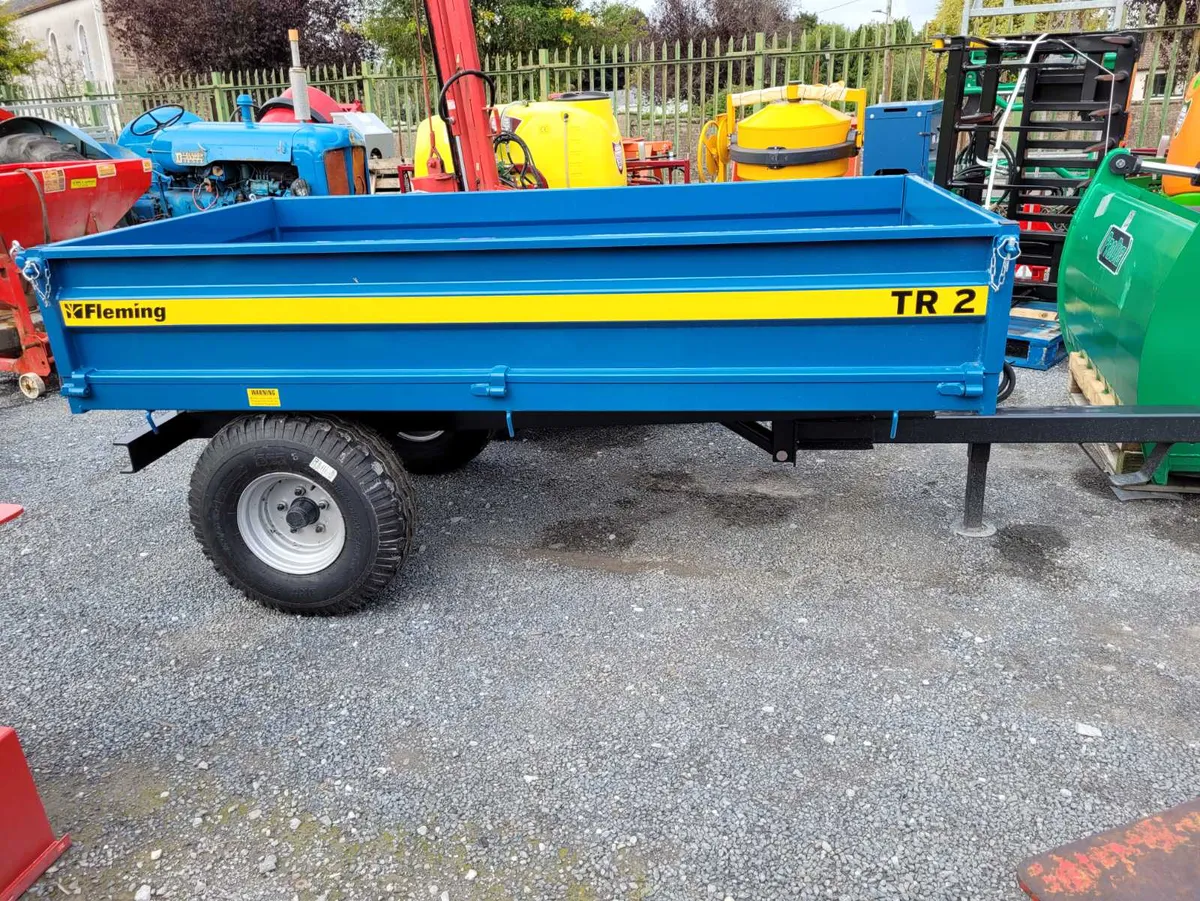 Tractor tipping trailers - Image 2