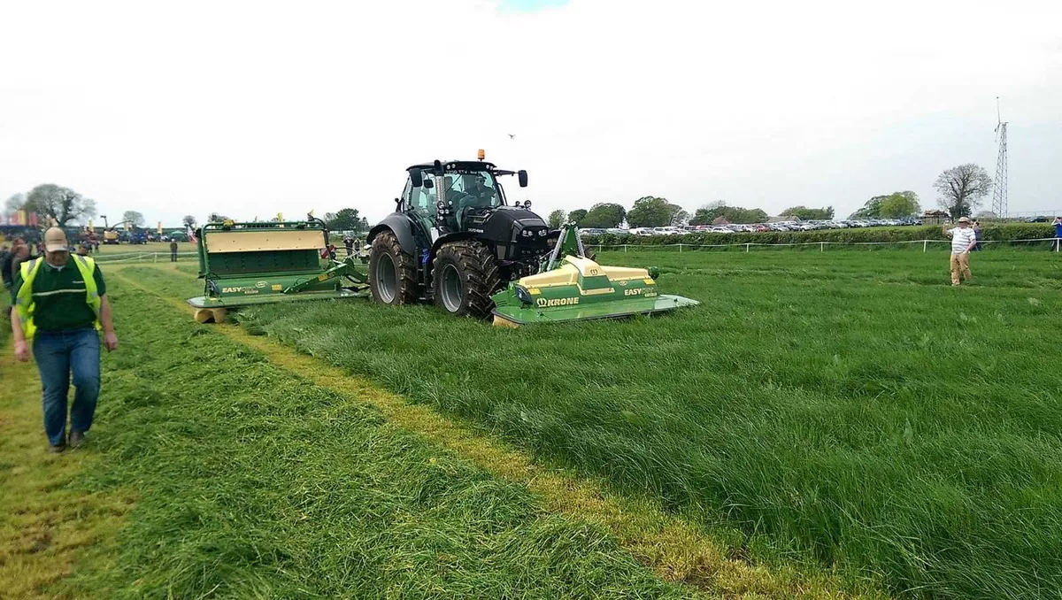 Krone Front Mounted Mowers - Image 3