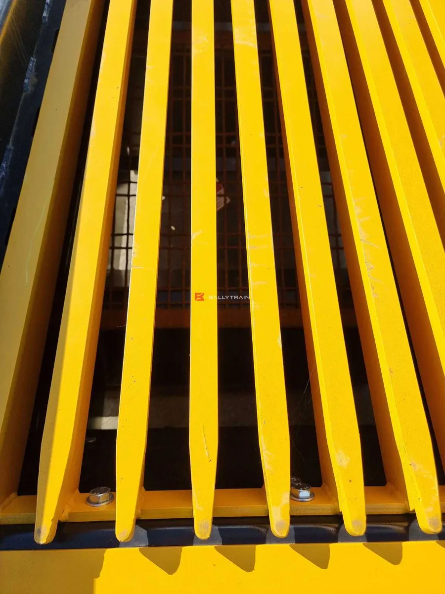 Roco Crusher Vibrating Feeder - Image 2