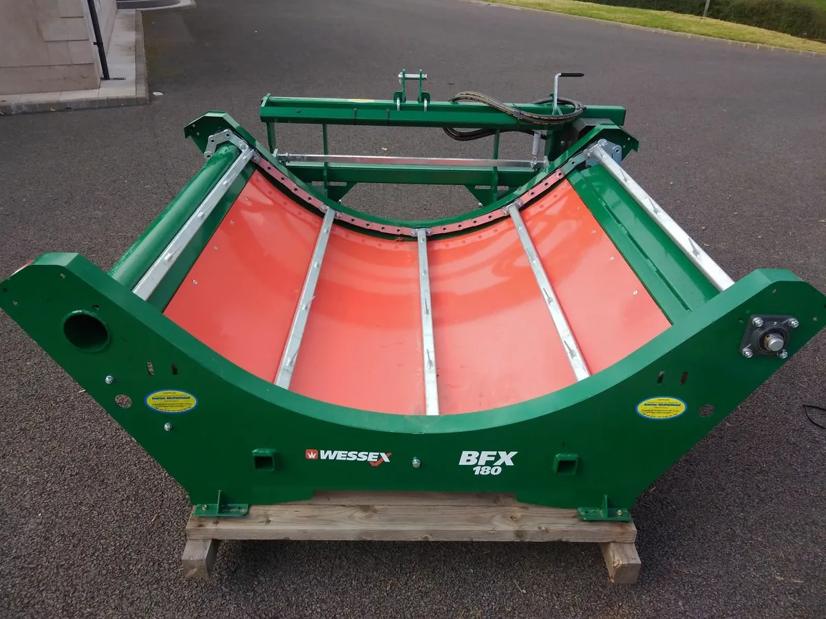 Bale feeder - Image 1