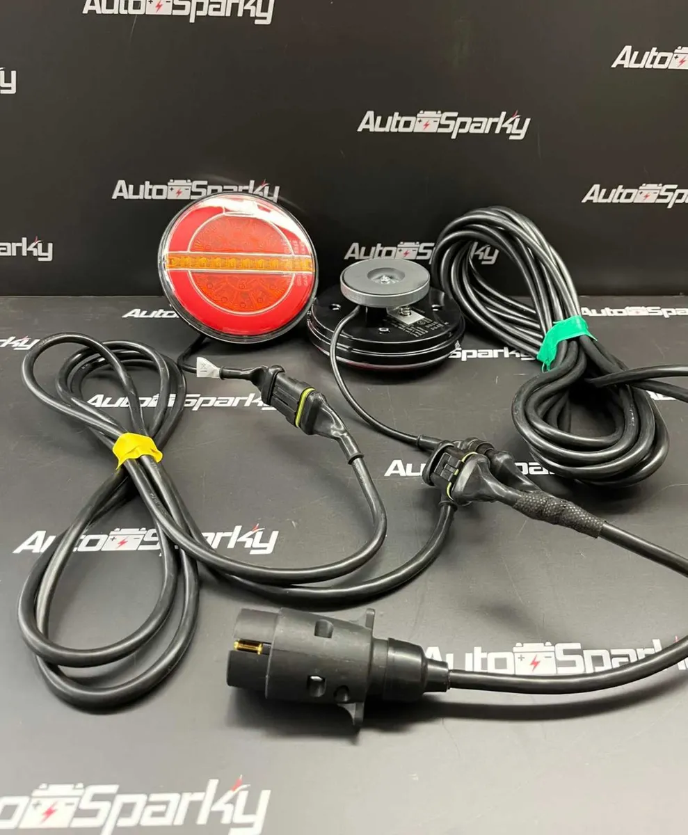 Magnetic Trailer Tail Light Sets - Image 3