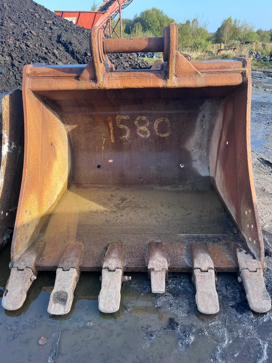 5FT 3INCH 35 TON BUCKET 90MM - Image 1