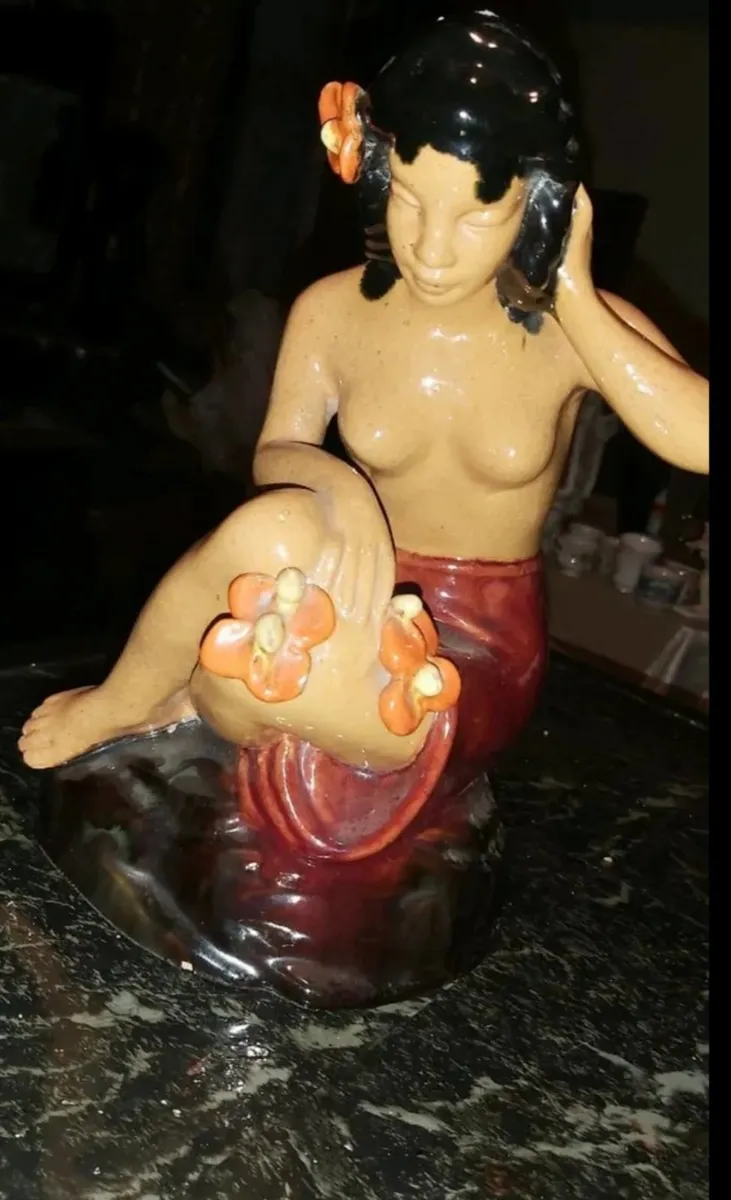 Large and beautiful antique terracotta - Image 1