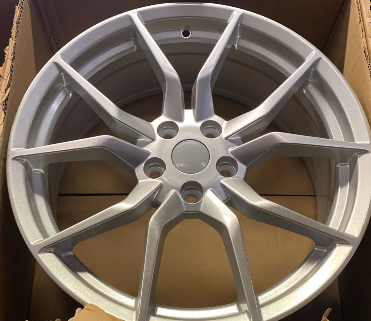 •• FK SALE •• 18” RS 5x108 hyper silver & tyres