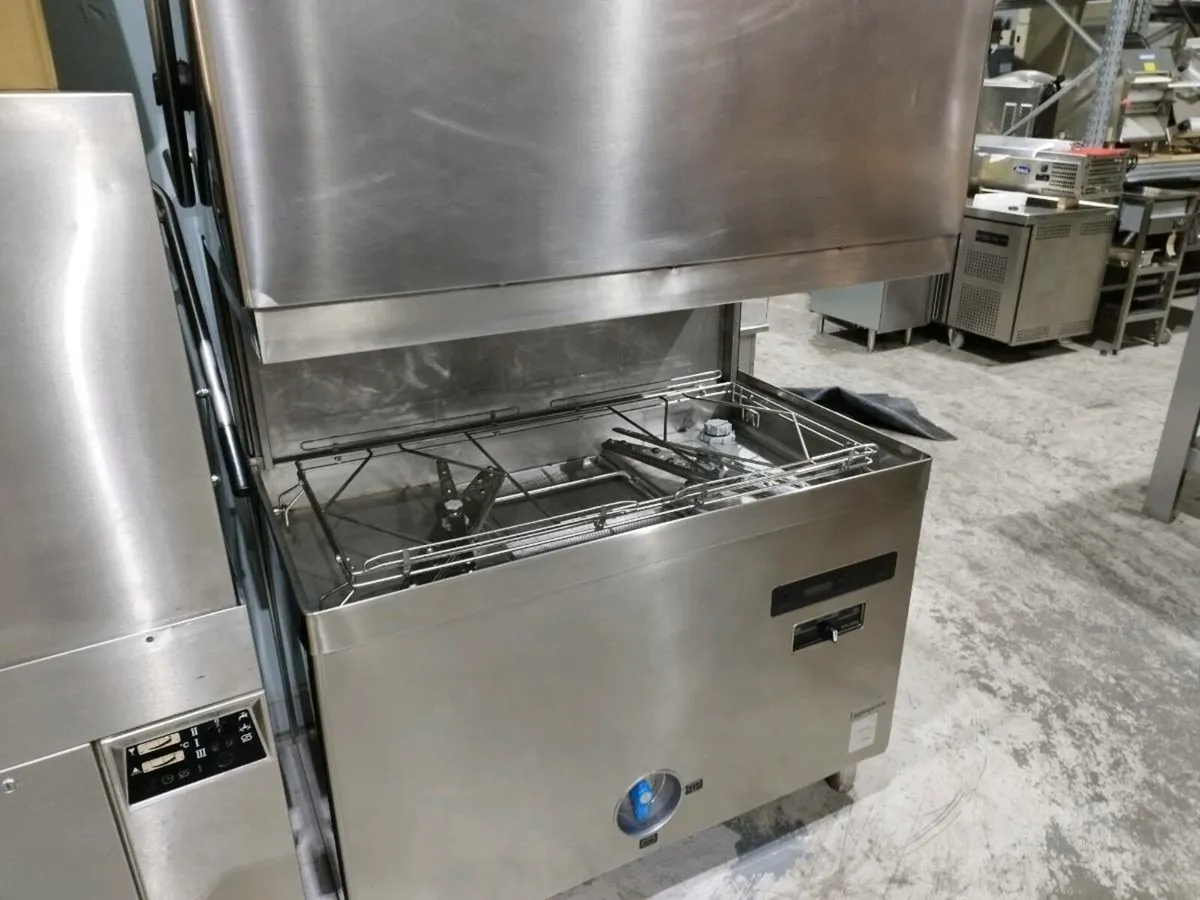 3,500 catering items - Image 1