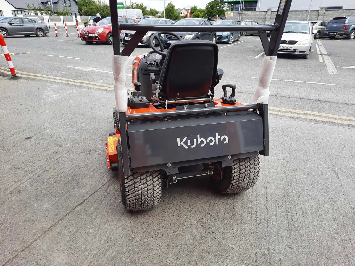 Kubota G261RD rear discharge mower - Image 4
