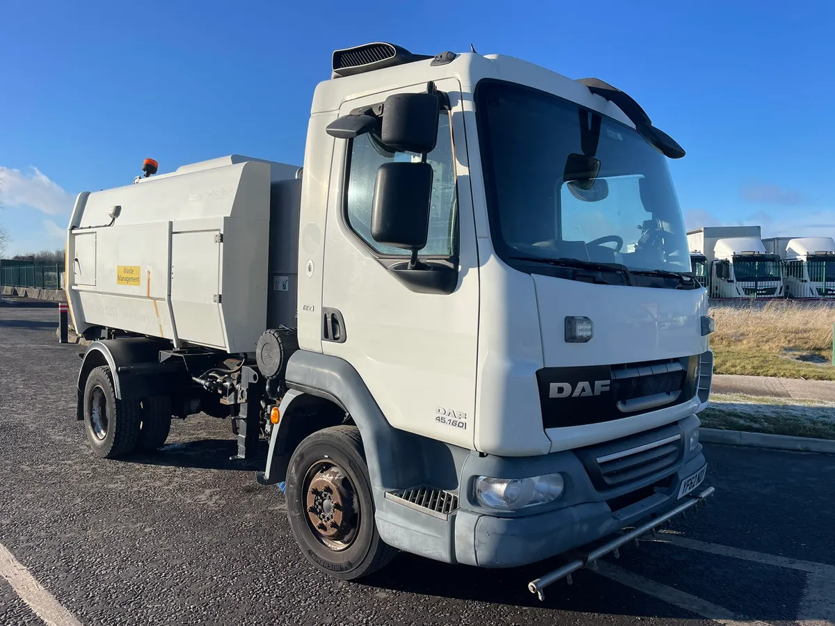 Daf Scarab Sweeper - Image 1